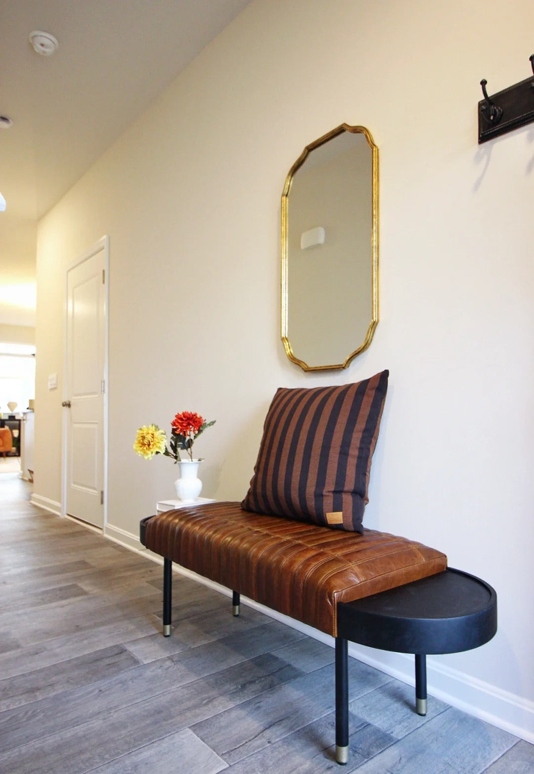 Cuddlewood Enterway Leather Bench with Striped Cushion